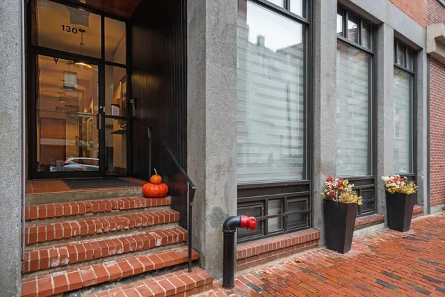 $865,000 | 130 Fulton Street, Unit 16, Boston, MA 02109