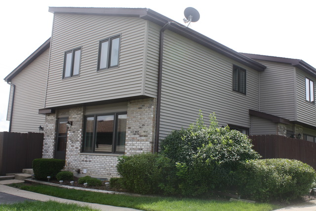 254 Circlegate Road, Unit 254 New Lenox, IL 60451 - Photo 1 of 11