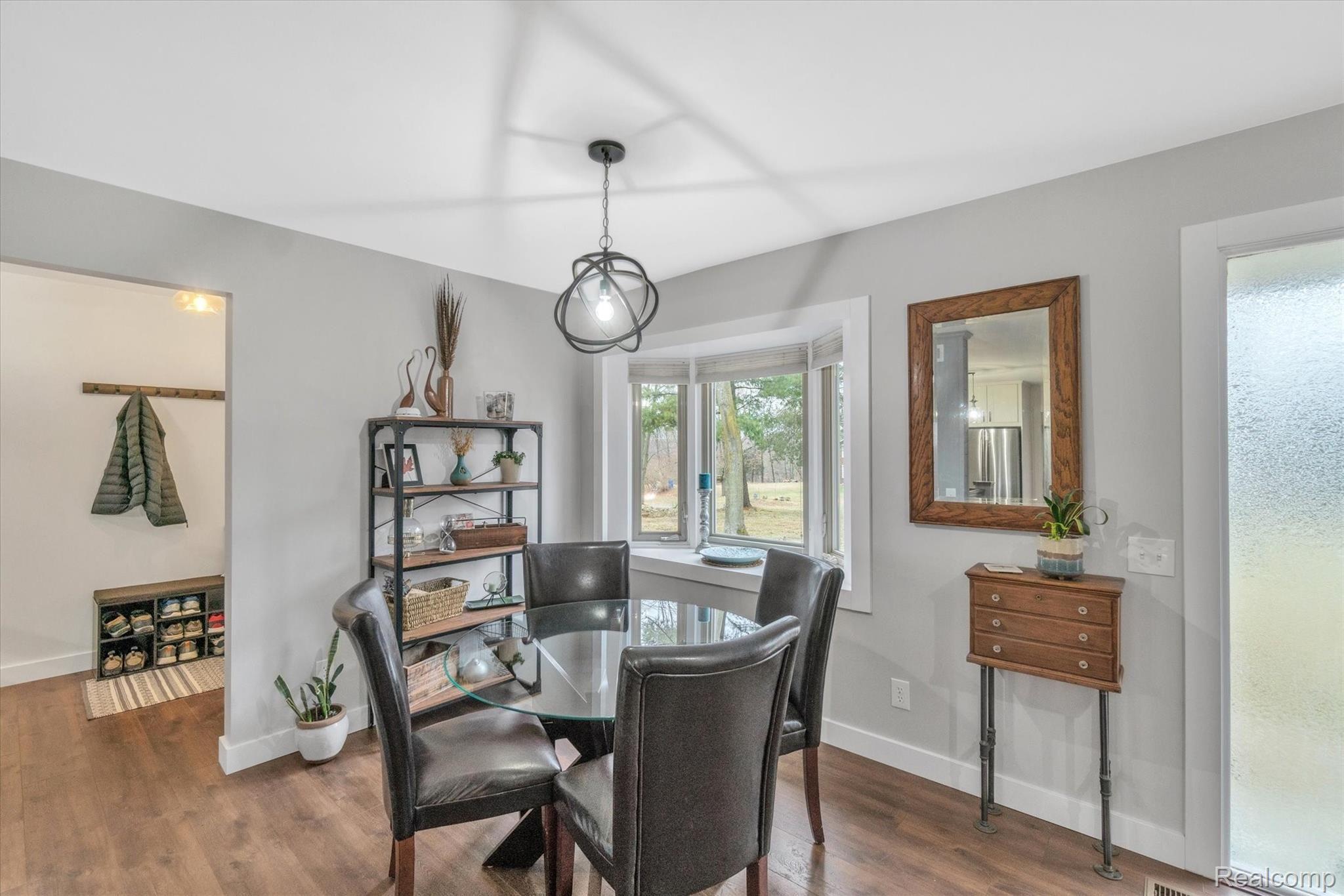680 Murray Hill Road Highland, MI 48357 - Photo 9 of 45 dining area