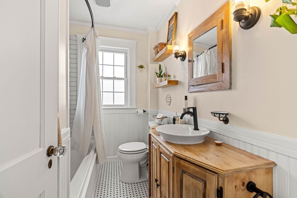 13 Evans Road Peabody, MA 01960 - Photo 11 of 41