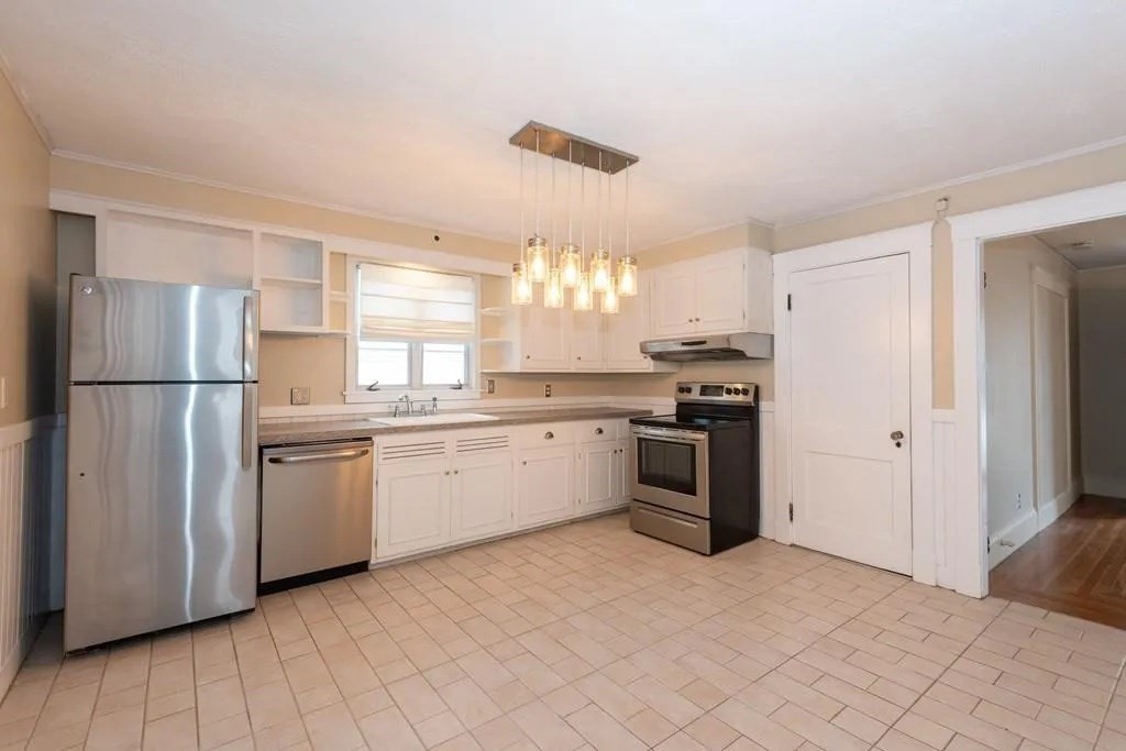 13 Evans Road Peabody, MA 01960 - Photo 24 of 41