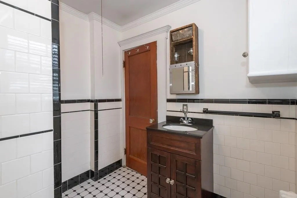 13 Evans Road Peabody, MA 01960 - Photo 31 of 41