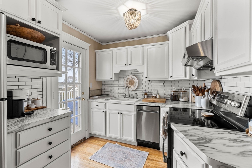 13 Evans Road Peabody, MA 01960 - Photo 7 of 41