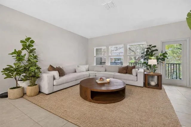 $3,350 | 4565 Tuscan Loon Drive, Tampa, FL 33619