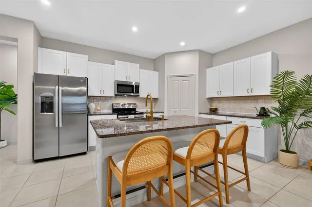 $3,350 | 4565 Tuscan Loon Drive, Tampa, FL 33619