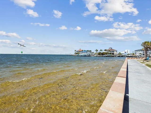 $399,900 | 12637 4th Isle, Hudson, FL 34667