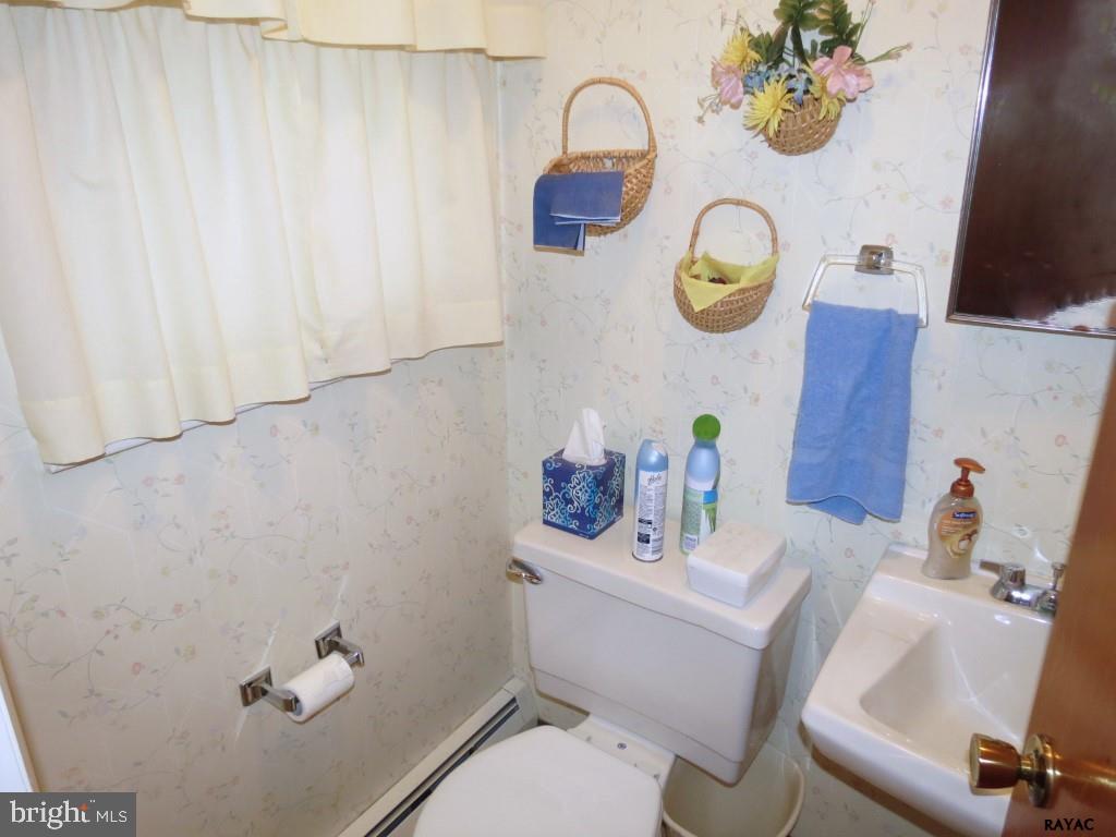 1843 Radnor Road York, PA 17402 - Photo 18 of 36
