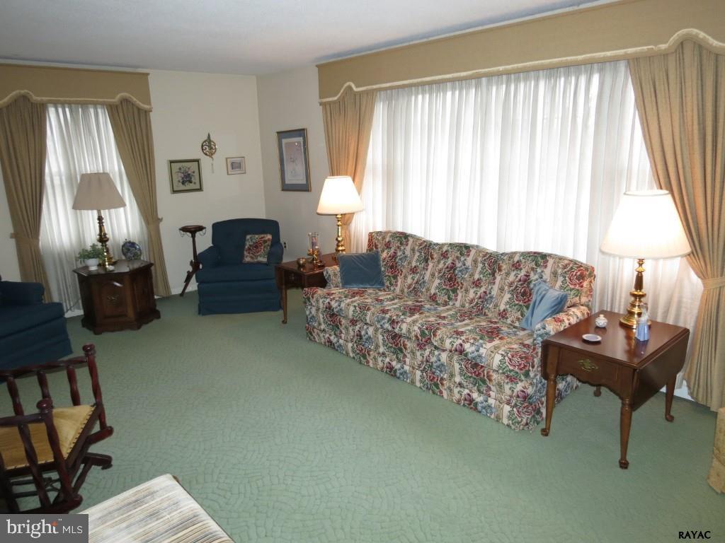 1843 Radnor Road York, PA 17402 - Photo 6 of 36