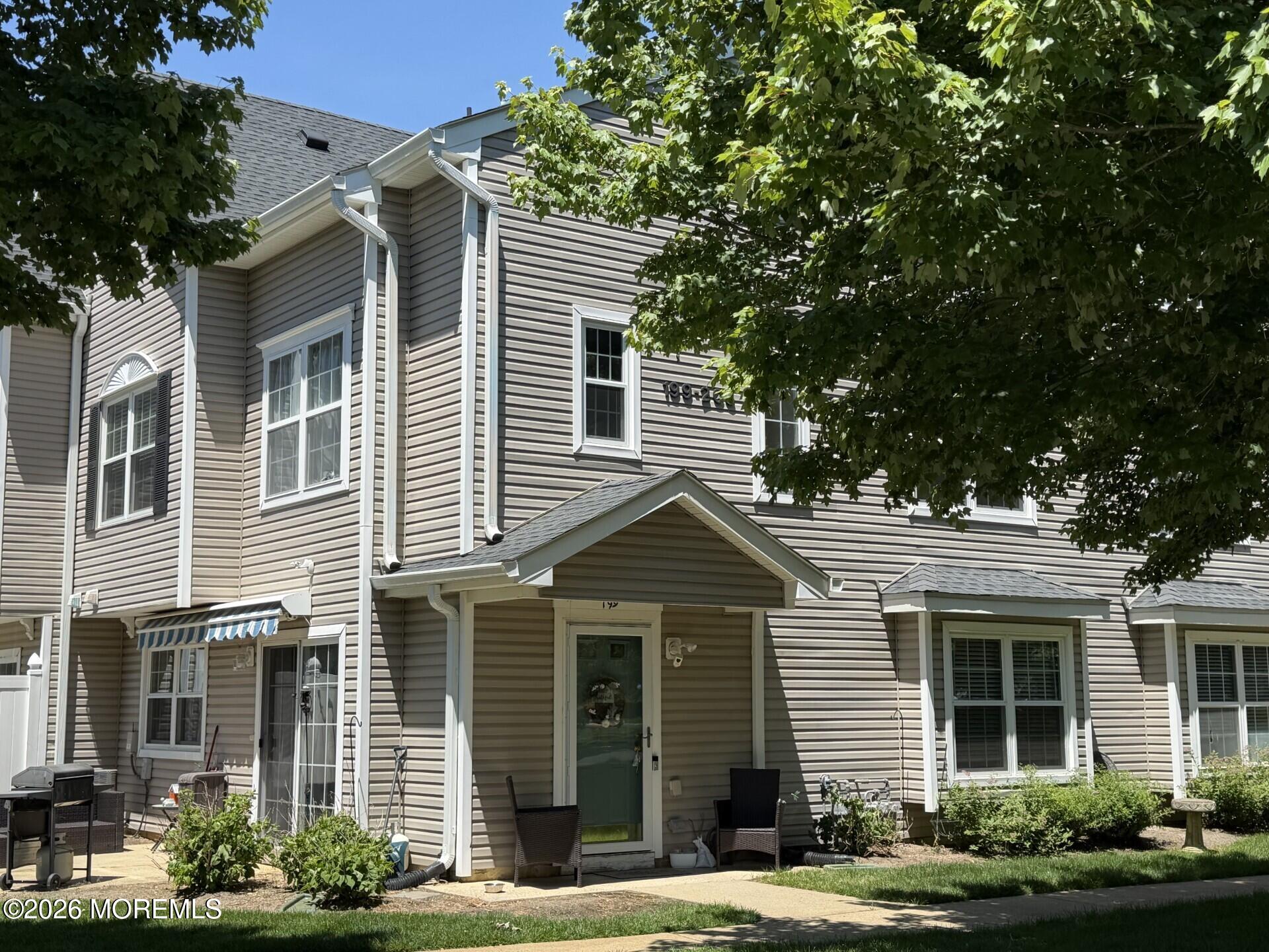 199 Crooked Stick Court Howell, NJ 07731 - Photo 3 of 27 411351b2-e5b4-414f-9c36-d6e7a61322c5