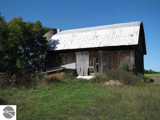 5839 Gleaner Hall Road Kingsley, MI 49649 - Photo 4 of 15 1695161-3.JPG