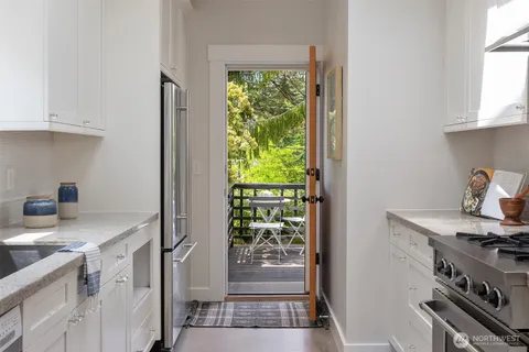 $1,375,000 | 2537 2nd Avenue West, Seattle, WA 98119