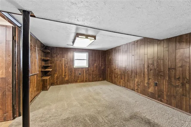 $219,900 | 2 Lou Ann Lane, Delmont, PA 15626