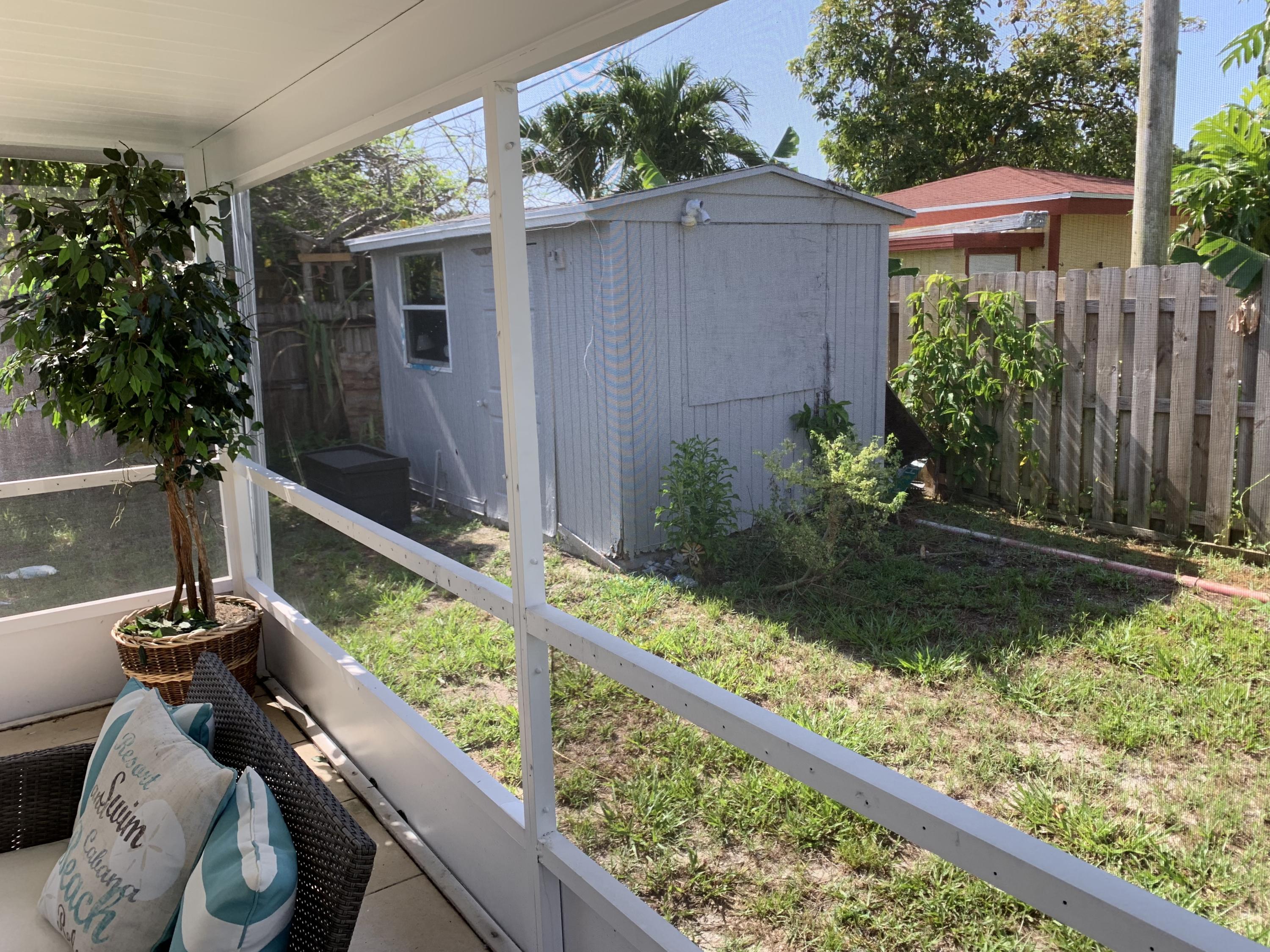 628 Hudson Road West Palm Beach, FL 33405 - Photo 11 of 14 IMG_8428