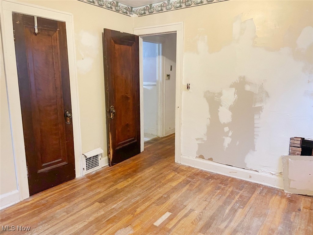 16904 Endora Road Cleveland, OH 44112 - Photo 11 of 33
