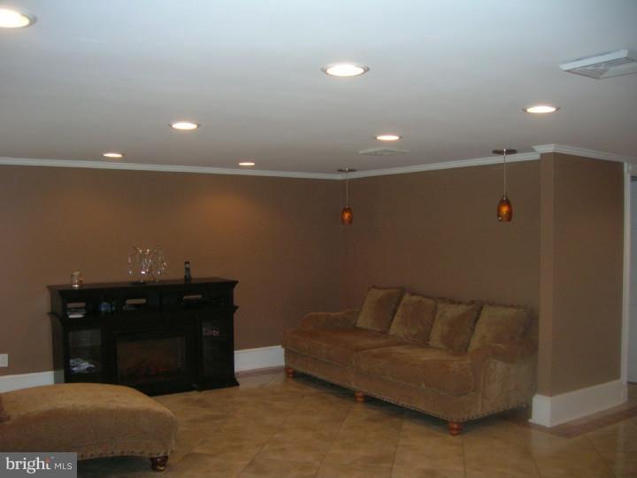 4 Hillside Lane Yardley, PA 19067 - Photo 5 of 21 Family Room