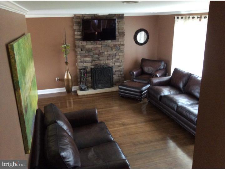 4 Hillside Lane Yardley, PA 19067 - Photo 10 of 21 Living Room