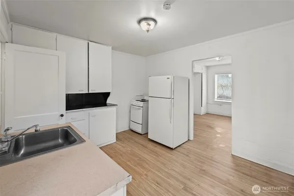 $299,990 | 10916 South Yakima Avenue, Tacoma, WA 98444