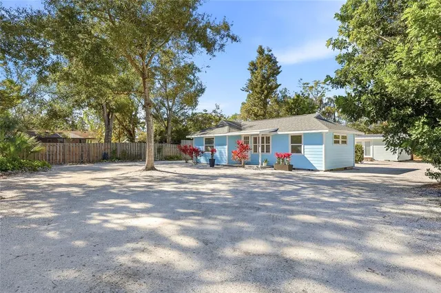 a view of a yard in front of house