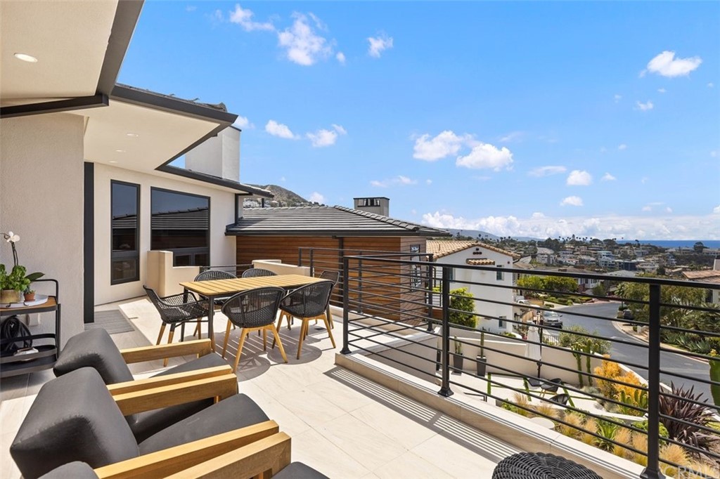 846 Emerald Bay Laguna Beach, CA 92651 - Photo 14 of 42