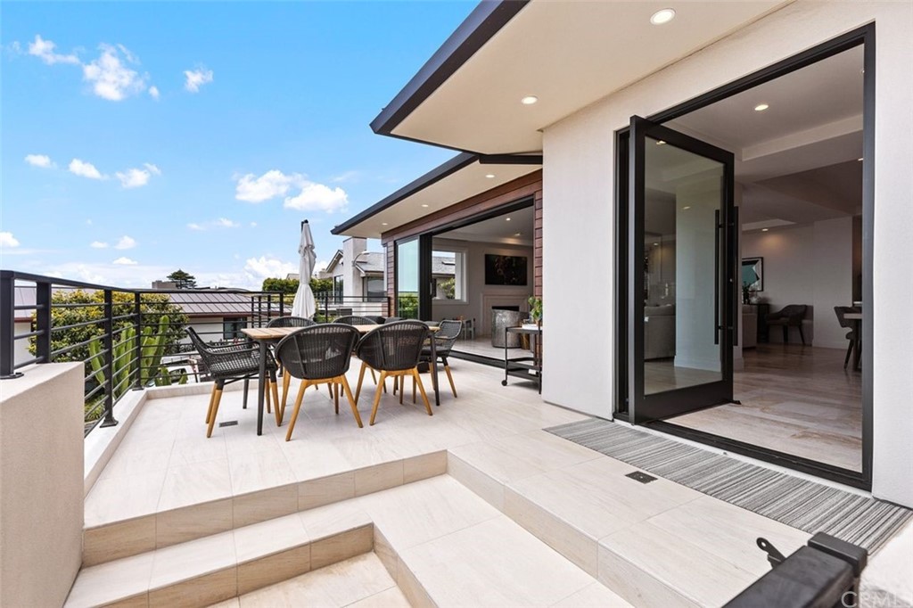 846 Emerald Bay Laguna Beach, CA 92651 - Photo 4 of 42