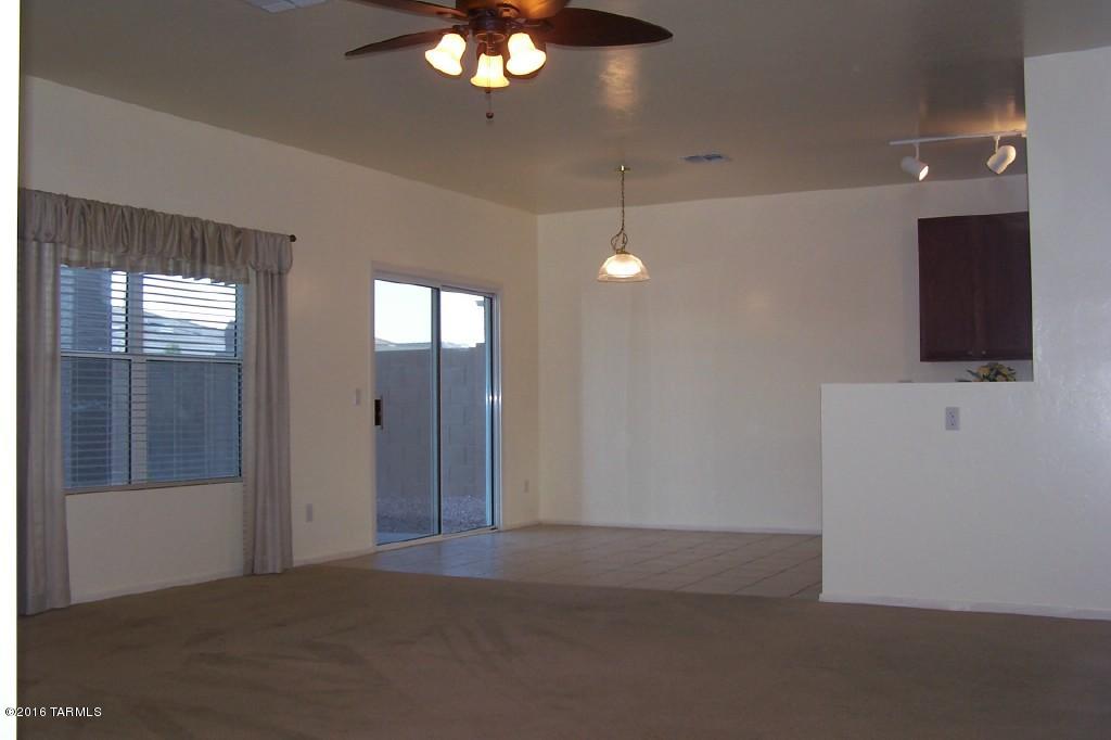7620 West Granite Ridge Court Tucson, AZ 85743 - Photo 2 of 10