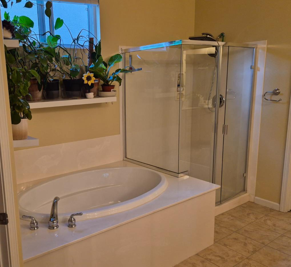 1845 Indiana Street Gridley, CA 95948 - Photo 9 of 12 a bathroom with a shower
