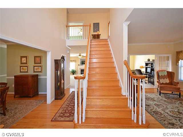8800 Beaver Bridge Road Moseley, VA 23120 - Photo 8 of 24 a view of entryway and hall