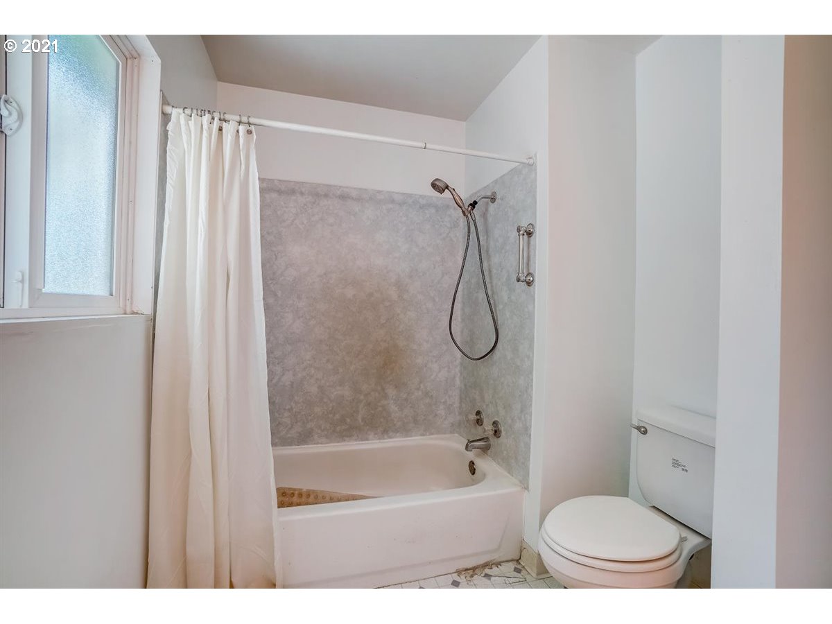 8112 Southeast Kane Road Gresham, OR 97080 - Photo 15 of 32 Gallery Image 15