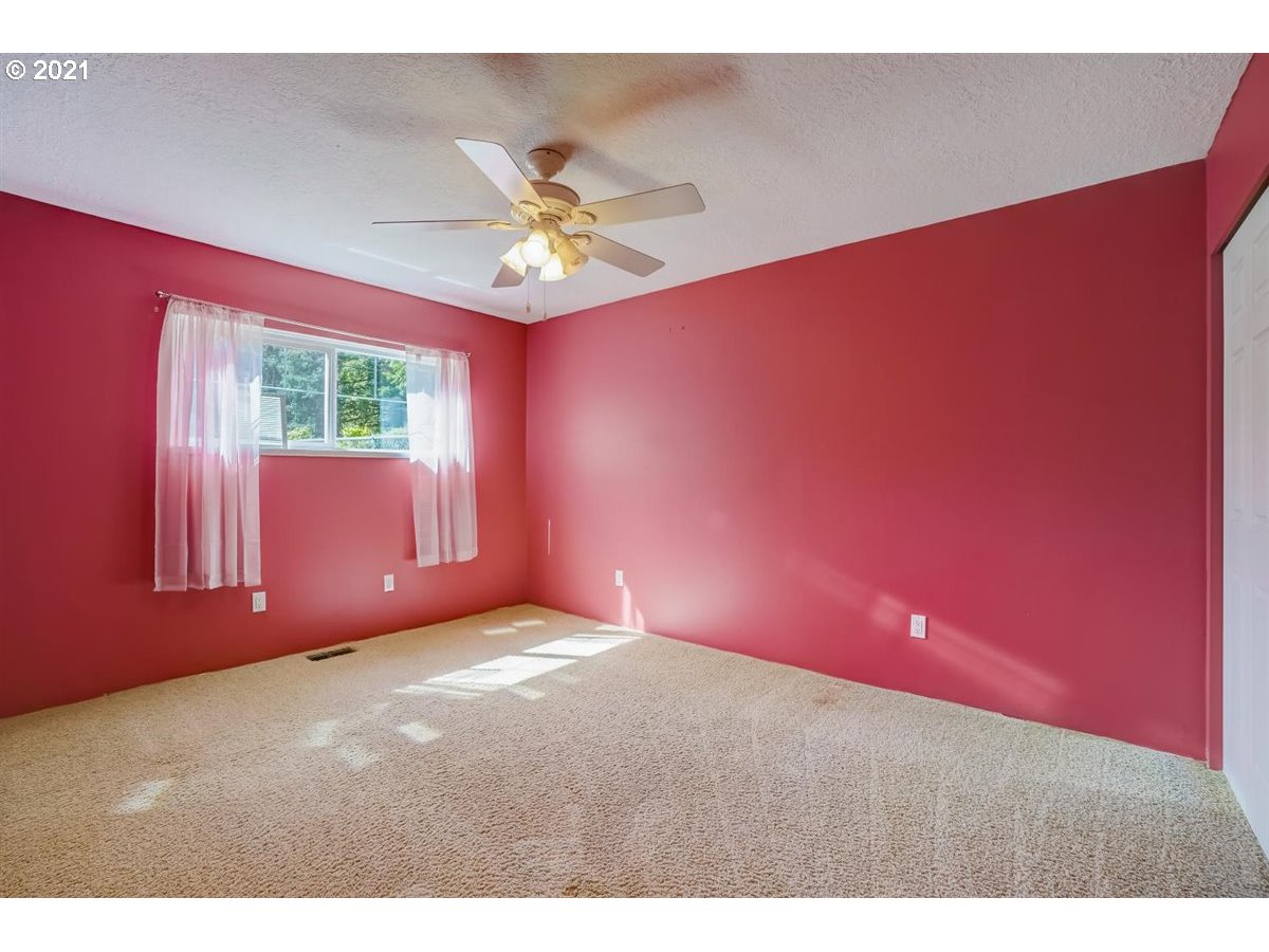 8112 Southeast Kane Road Gresham, OR 97080 - Photo 17 of 32 Gallery Image 17