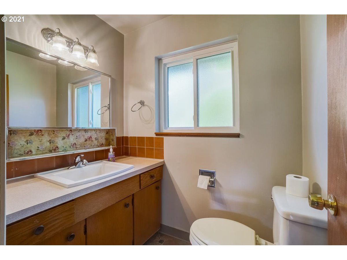 8112 Southeast Kane Road Gresham, OR 97080 - Photo 19 of 32 Gallery Image 19