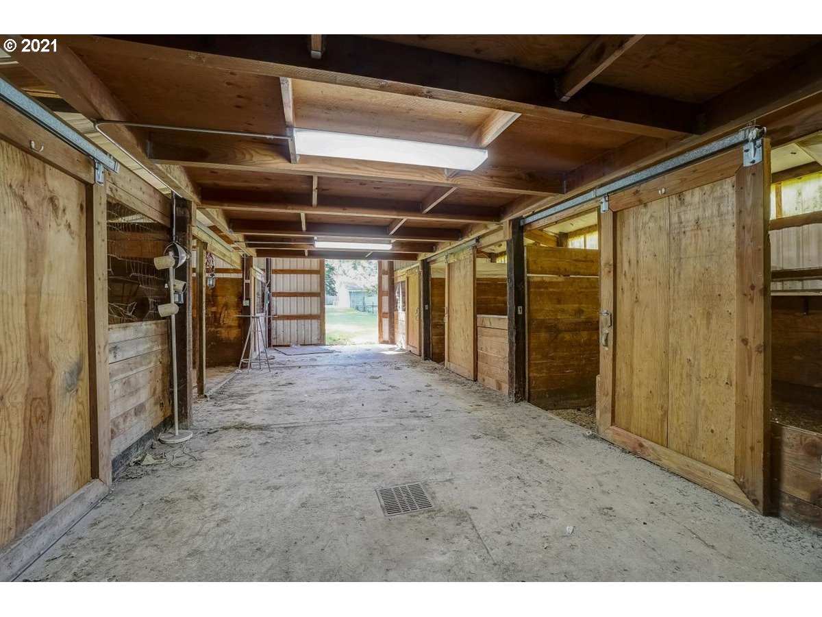 8112 Southeast Kane Road Gresham, OR 97080 - Photo 22 of 32 Gallery Image 22