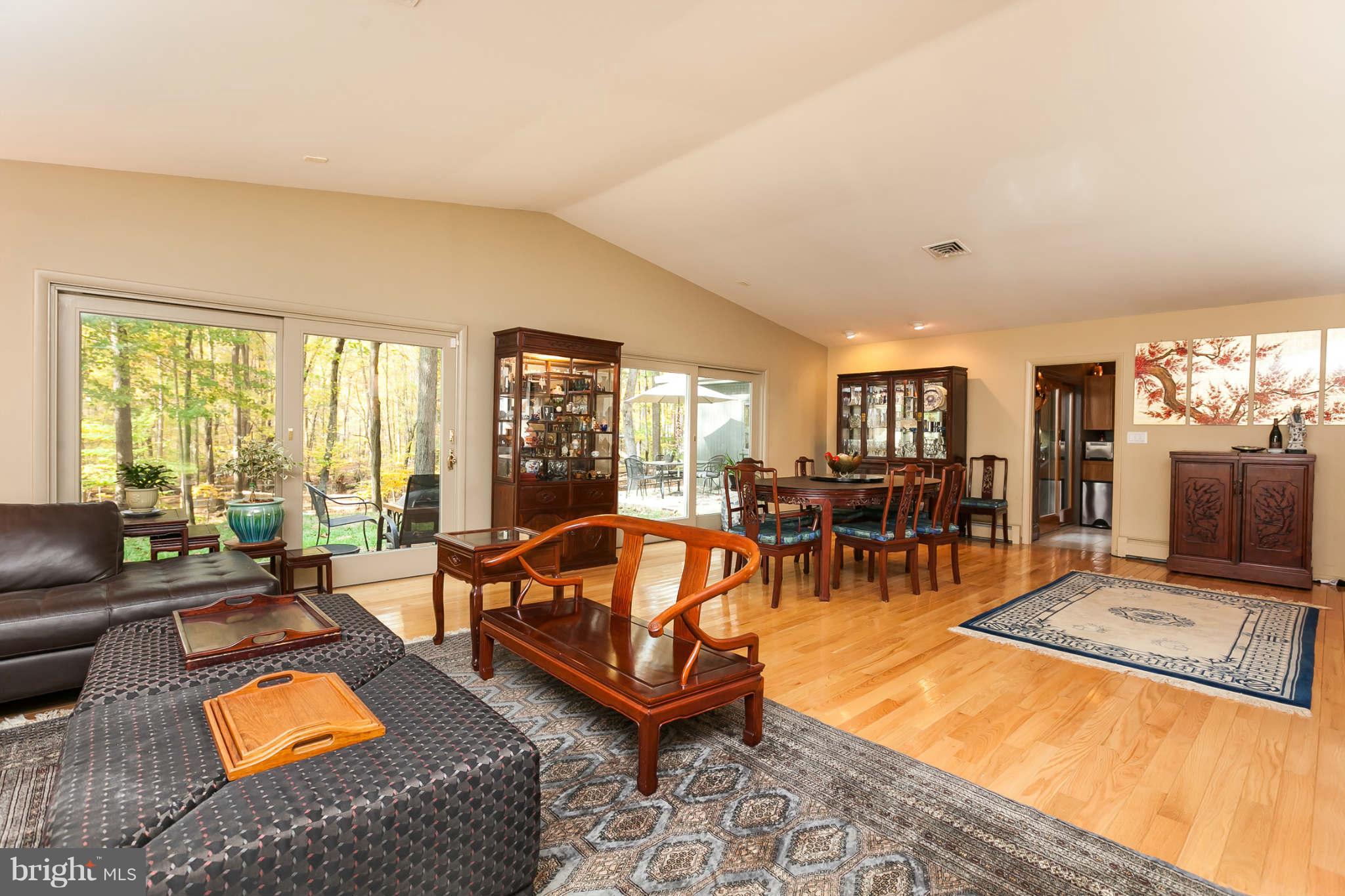 10906 Baronet Road Owings Mills, MD 21117 - Photo 5 of 30 Living Room