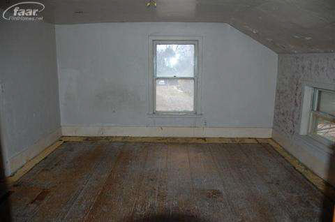 11111 Clyde Road Fenton, MI 48430 - Photo 8 of 10 20125468-7.JPG