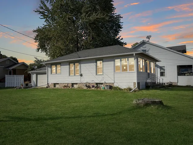 $79,900 | 1902 Chicago Avenue, Savanna, IL 61074