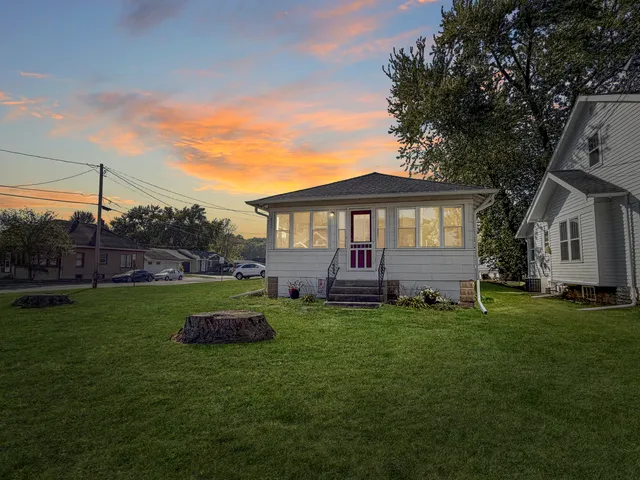 $79,900 | 1902 Chicago Avenue, Savanna, IL 61074