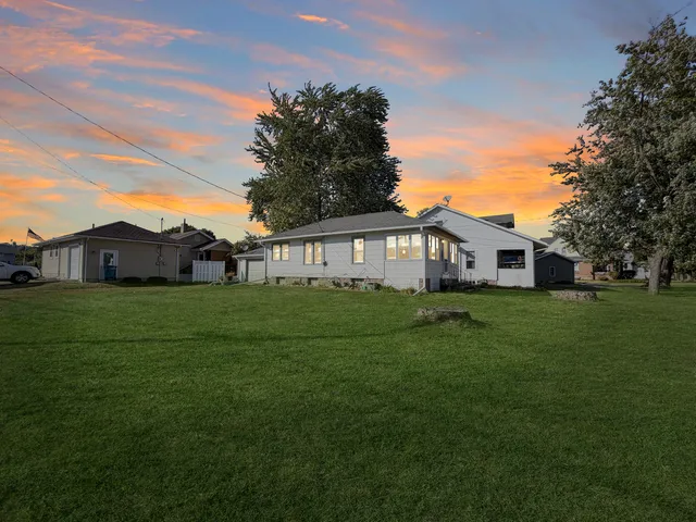 $79,900 | 1902 Chicago Avenue, Savanna, IL 61074