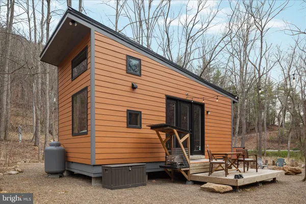 $294,000 | 949 Dumpling Run Road, Moorefield, WV 26836