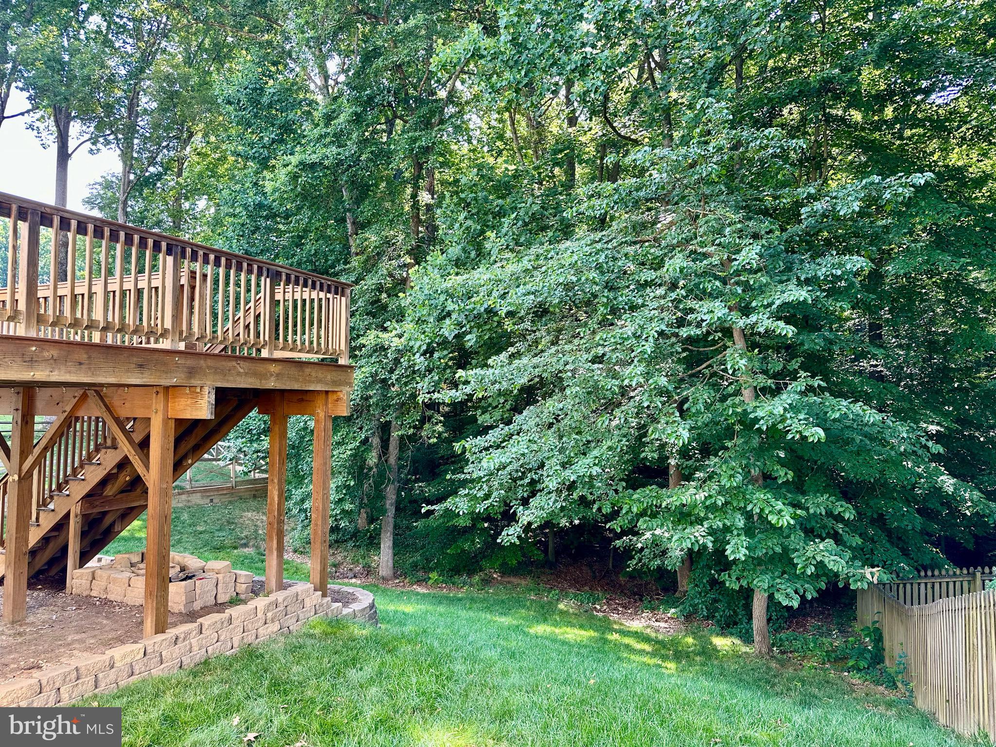 8113 Winter Blue Court Springfield, VA 22153 - Photo 23 of 58 Side view of deck