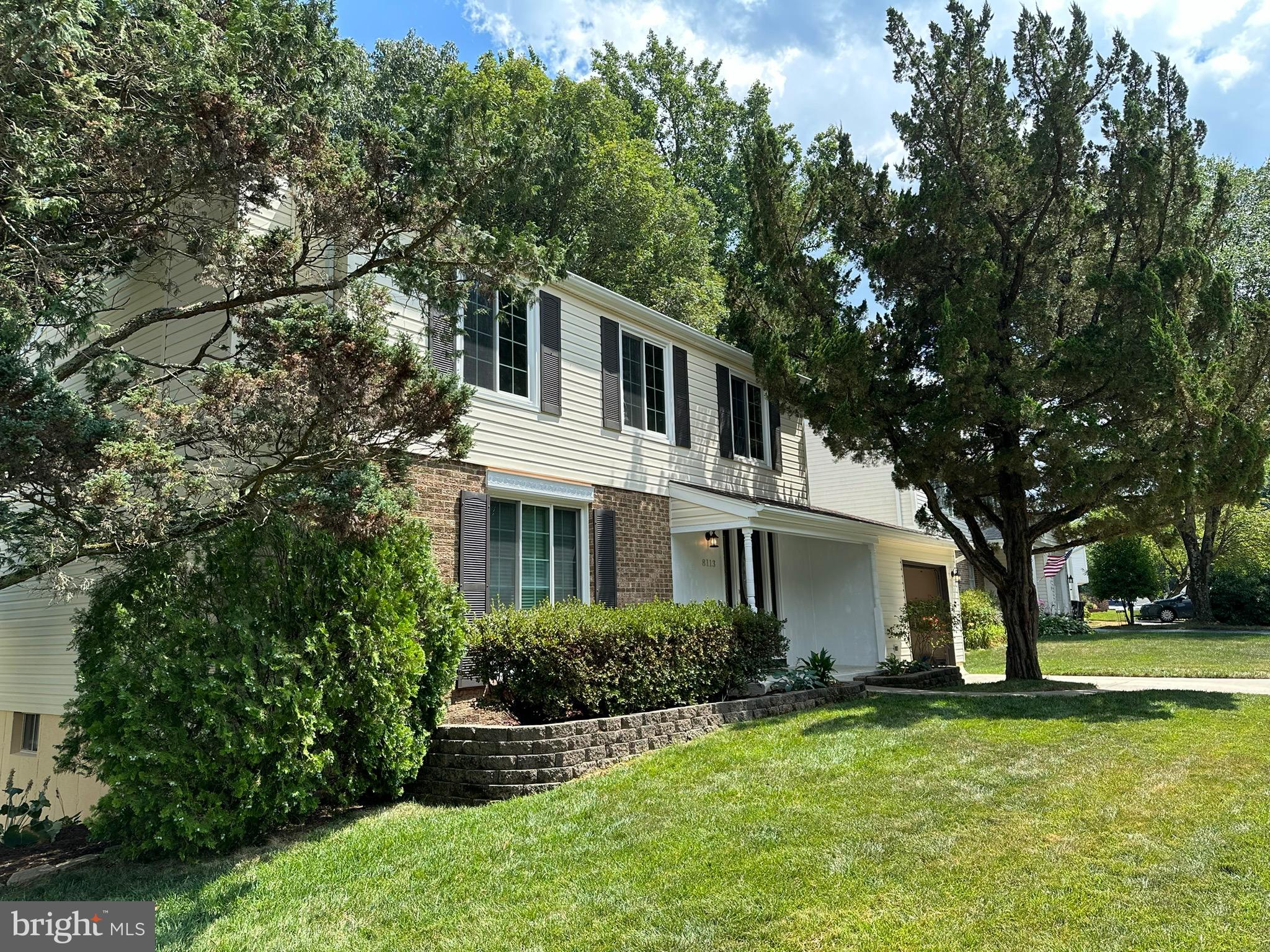 8113 Winter Blue Court Springfield, VA 22153 - Photo 50 of 58 Side niew