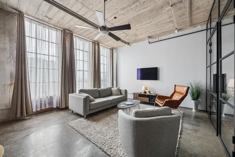 $295,000 | 1122 Jackson Street, Unit 606, Dallas, TX 75202