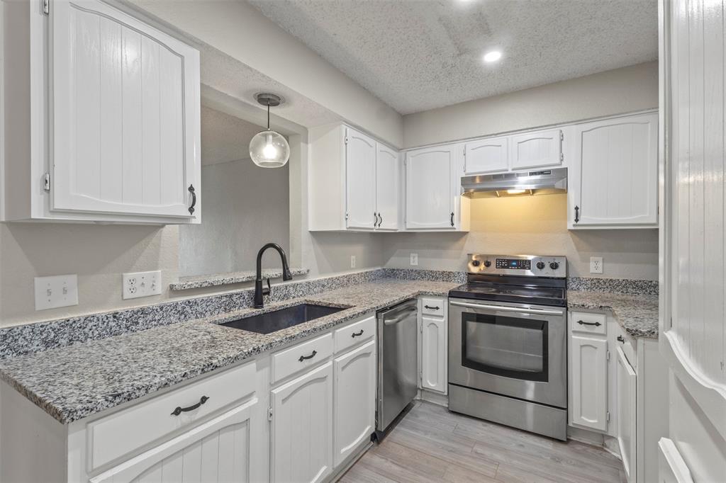 3002 Penny Lane Euless, TX 76039 - Photo 9 of 28