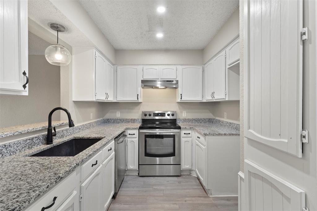 3002 Penny Lane Euless, TX 76039 - Photo 10 of 28