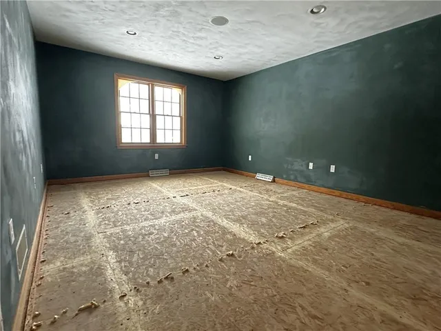 $360,000 | 14 Sassafras Lane, Greensburg, PA 15601