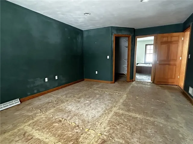 $360,000 | 14 Sassafras Lane, Greensburg, PA 15601