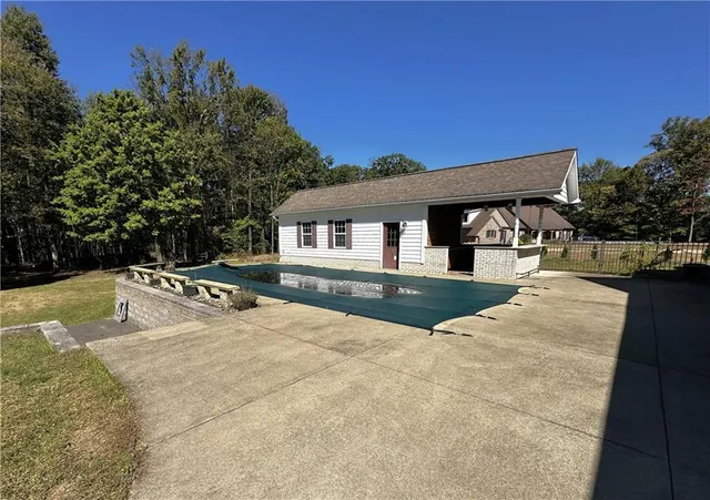 $360,000 | 14 Sassafras Lane, Greensburg, PA 15601