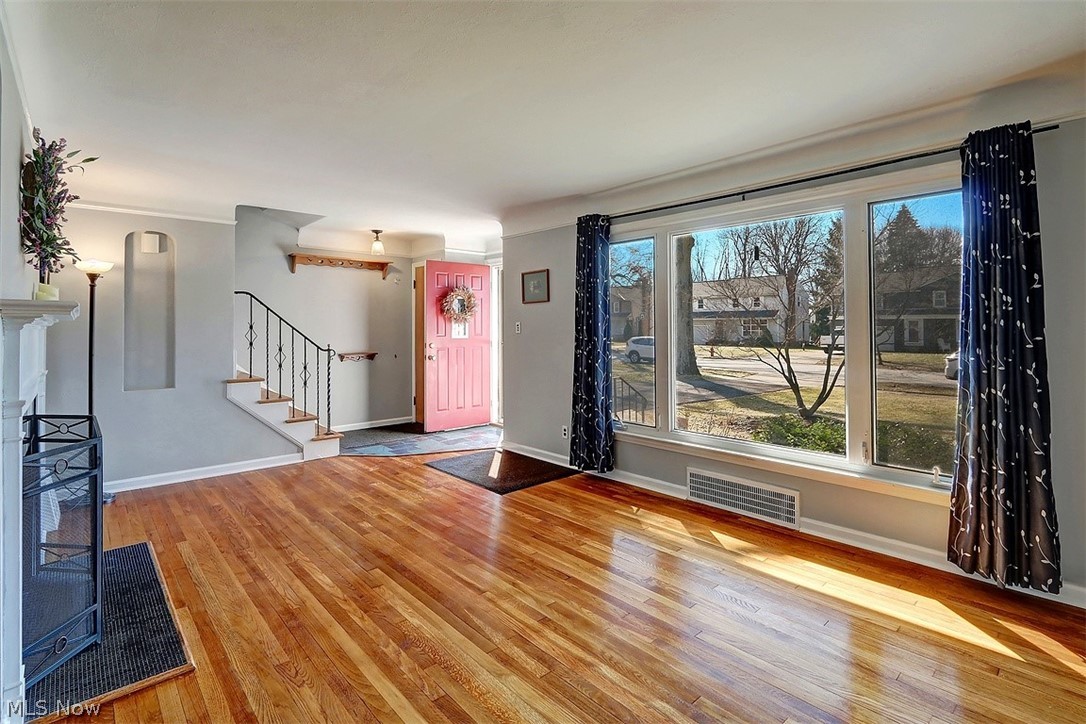 1287 Ford Road Lyndhurst, OH 44124 - Photo 4 of 28