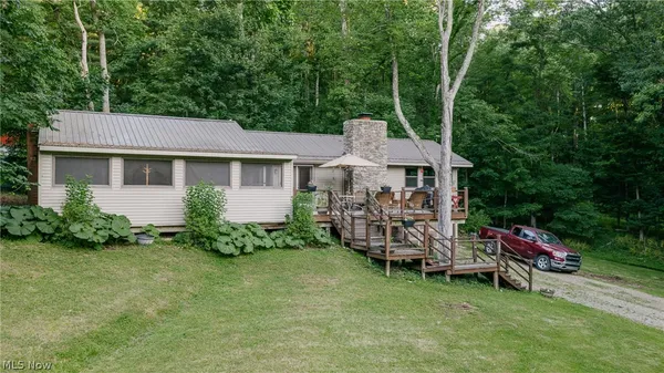6153 Nichols Lane Southwest, Bowerston, OH 44695