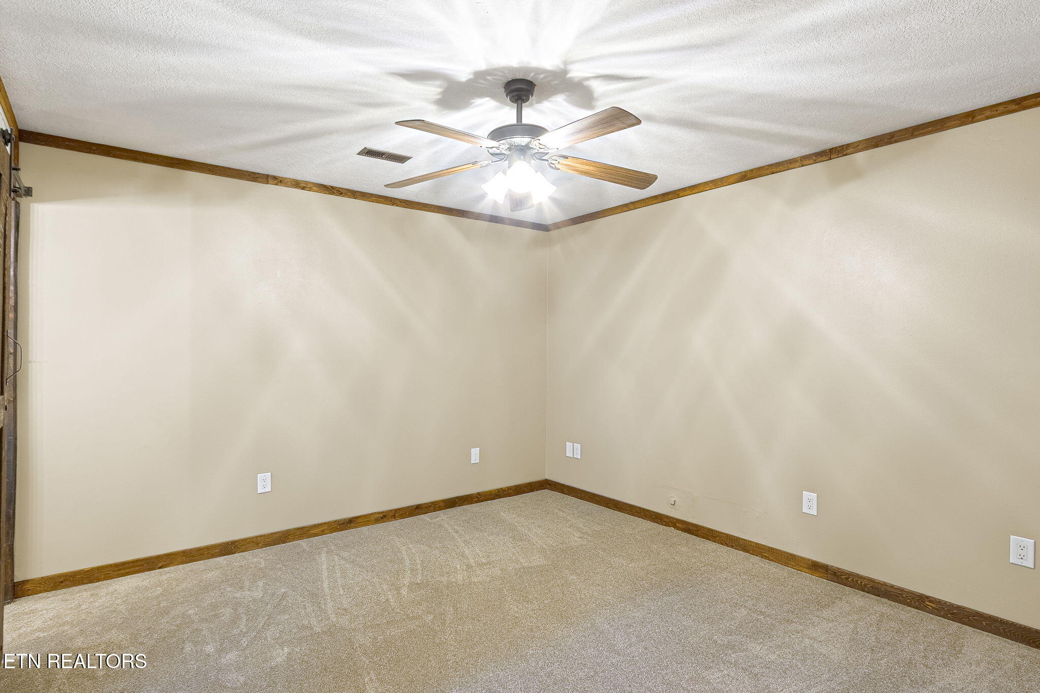 3708 Roberts Road Corryton, TN 37721 - Photo 13 of 35 15-web-or-mls-015--FULL