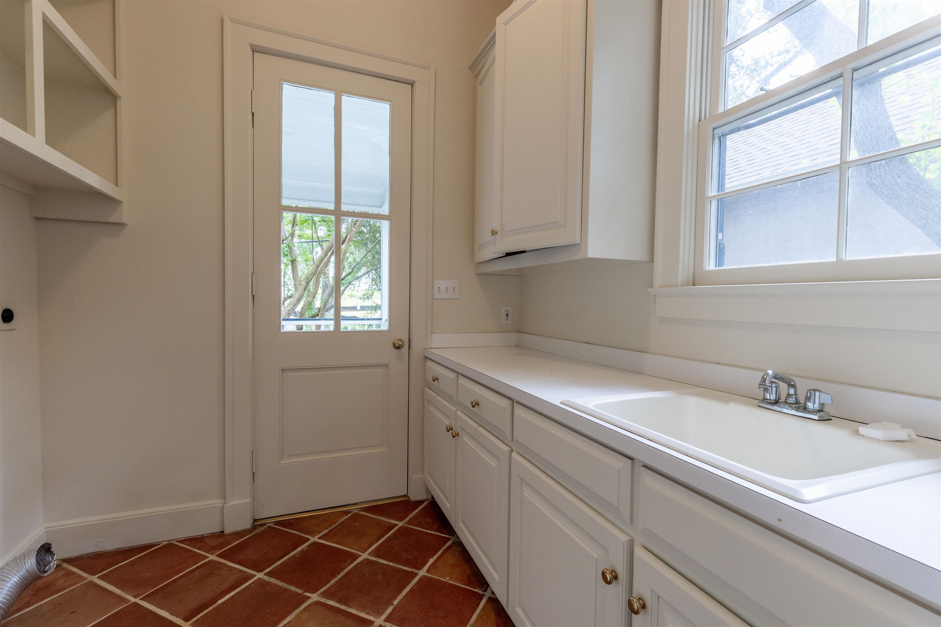 51 North Church Street Fairhope, AL 36532 - Photo 15 of 28 Utility Room