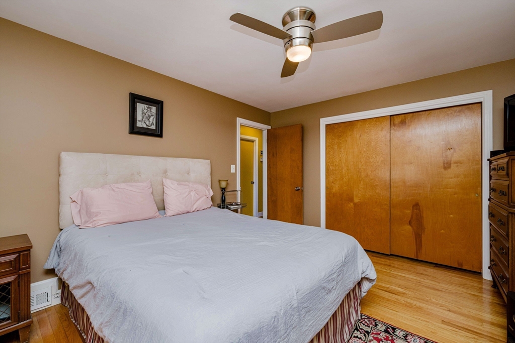 156 Harris Street Pawtucket, RI 02861 - Photo 18 of 41